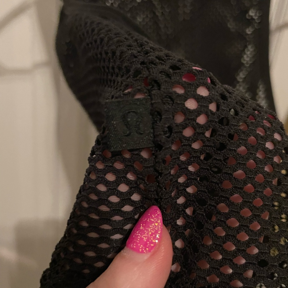 Lululemon Black Mesh Tank
Size 4
In great preloved condition